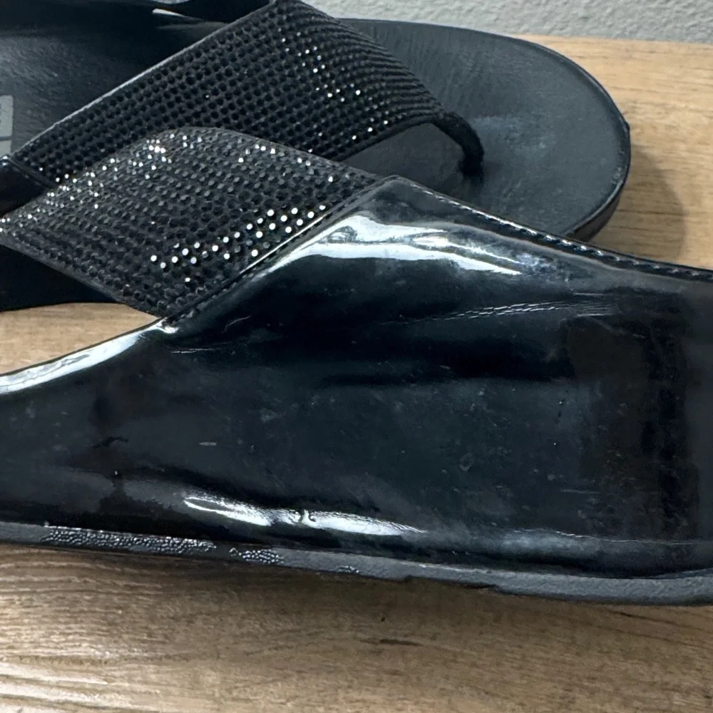 FitFlop Black Beaded Women's Sandals - Picture 13 of 16